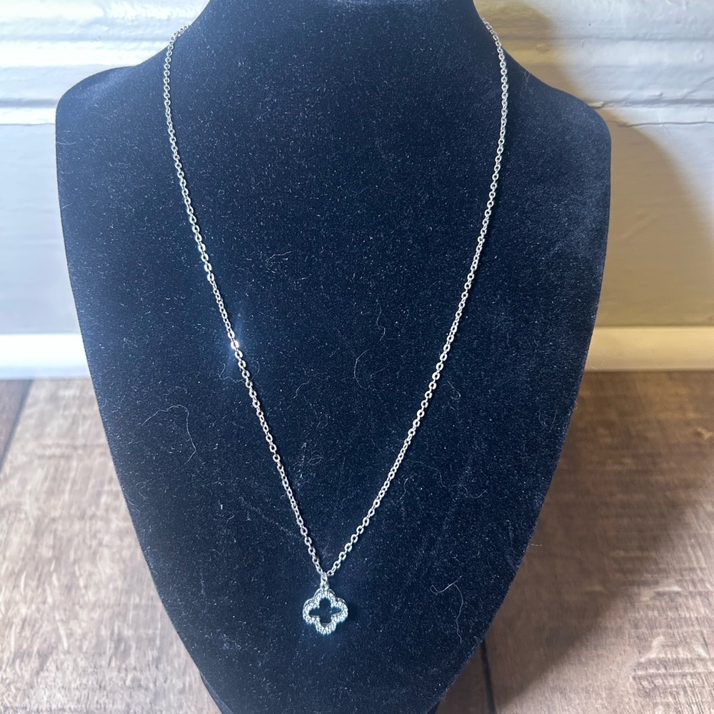 Elegant Silver Clover Pendant Necklace